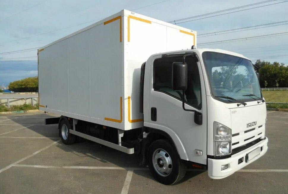 Грузовой 5 тонн куплю. Isuzu npr75l. Isuzu npr75, 2015. Isuzu Elf npr75. Isuzu npr75l-k.