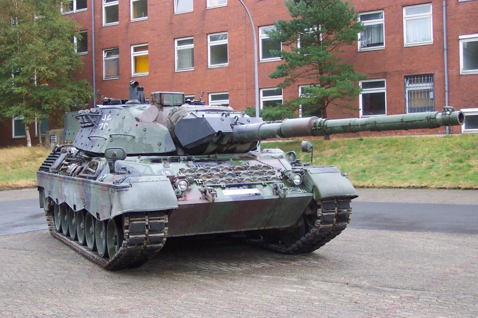 Какое оборудование на леопард 1. Танк leopard 1а5. леопард а1а1. танк leopard 1. танк германия леопард 1.