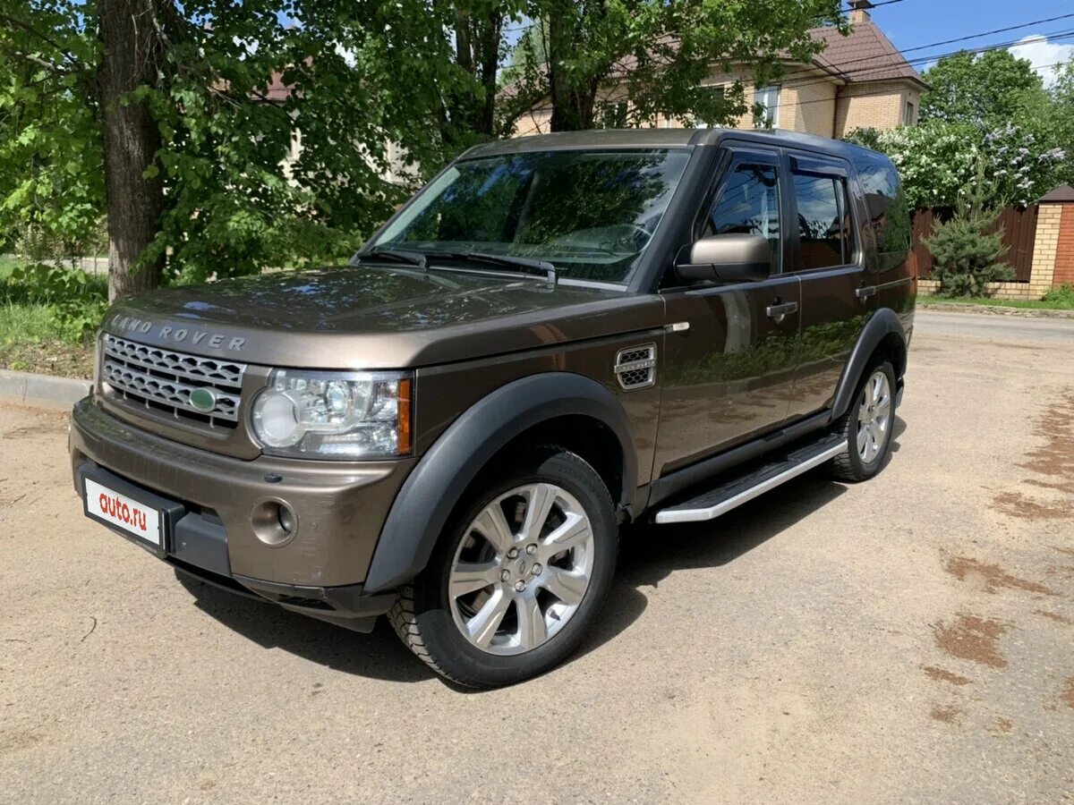 Продажа дискавери. Land Rover Discovery IV 3.0 td at (245 л.с.) коричневый с пробегом. Land Rover Discovery IV 3.0 td at (245 л.с.) чёрный с пробегом.