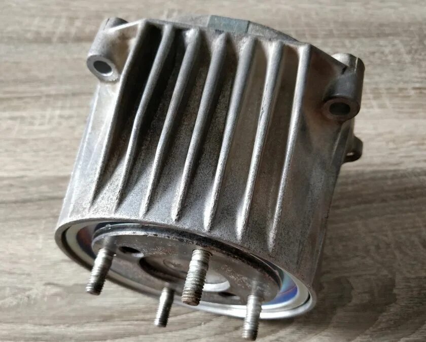 Вискомуфта редуктора ниссан санни. Муфта электроусилителя mazda cx-5. Муфта заднего редуктора. Крышка муфты заднего редуктора haval h6. Подшипник электромагнитной муфты rav4 30.