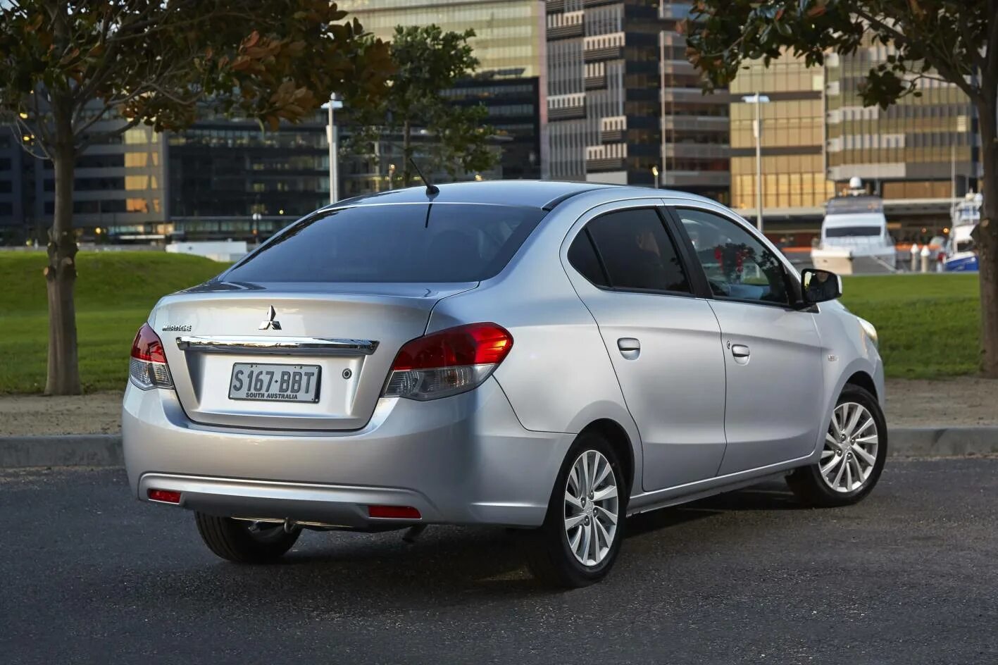 Mitsubishi седан. Мицубиси Мираж 2014г. Мицубиси Мираж 2013 седан. Mitsubishi Mirage sedan. Mitsubishi Mirage g4 2015.