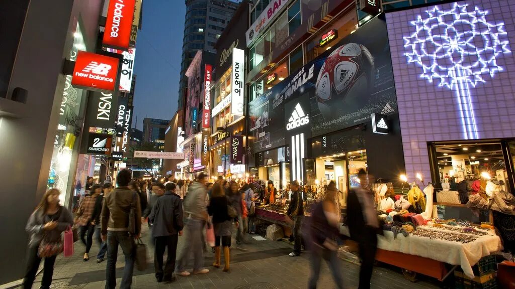 Myeongdong сеул. Торговый квартал мёндон. корея мёндон. мёндон сеул улица еды.