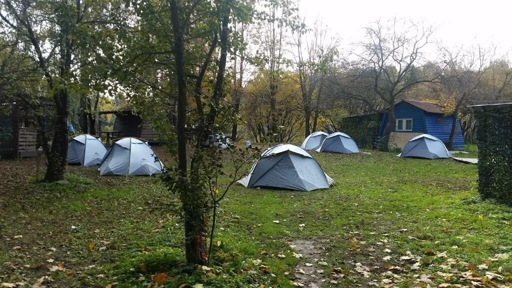 Берег приключений турбаза. Русский кемпинг. Автокемпинг рус. Кемпинг берег Маркс.