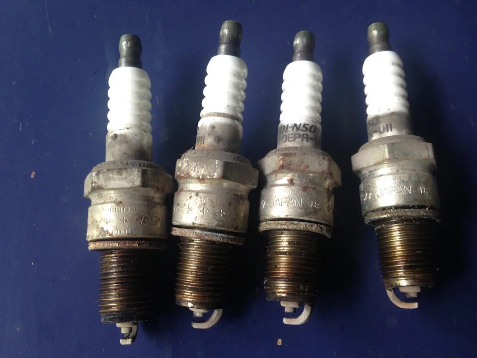 Нормальный цвет свечей зажигания ваз 2109 инжектор. Свечи yttrium wr7dcx+. Свечи зажигания ngk для ваз 2114. Свечи на ниву 21214 инжектор ngk платинум артикул. Свечи denso 2107 инжектор.