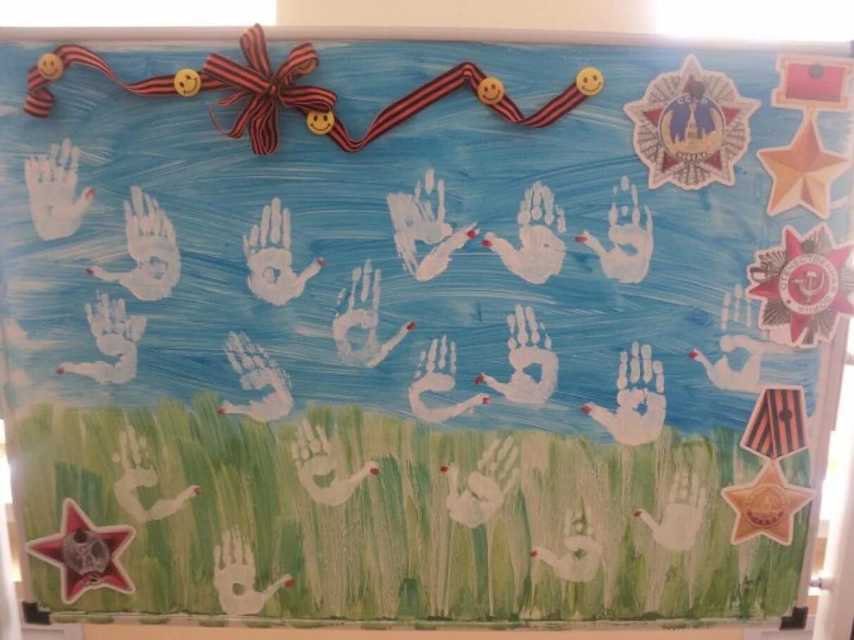 Коллективное рисование 23 февраля. Коллективная работа с детьми на 23 февраля в детском саду. Поделки на 23 февраля в детском саду. Коллективная работа на 23 февраля в детском. Коллективная работа к 23 февраля в средней группе.