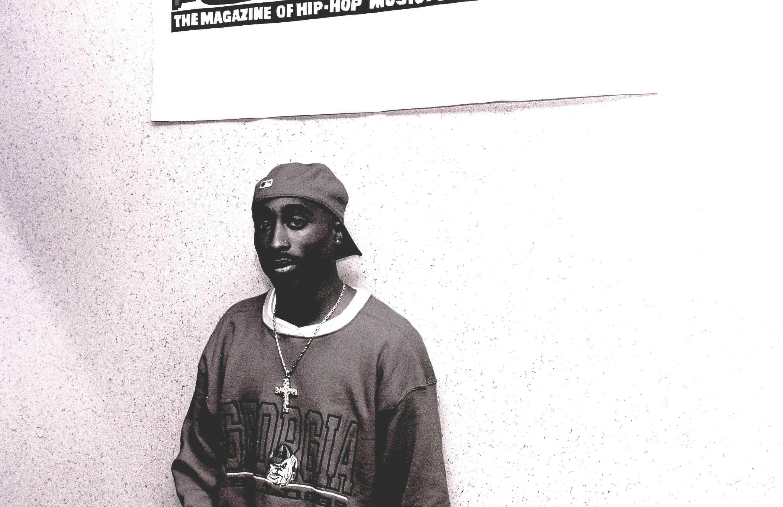 Тупак шакур песни слушать. Тупак шакур в кепке. 2 pac гангстер. 2pac в кепке. 2pac shakur в детстве.