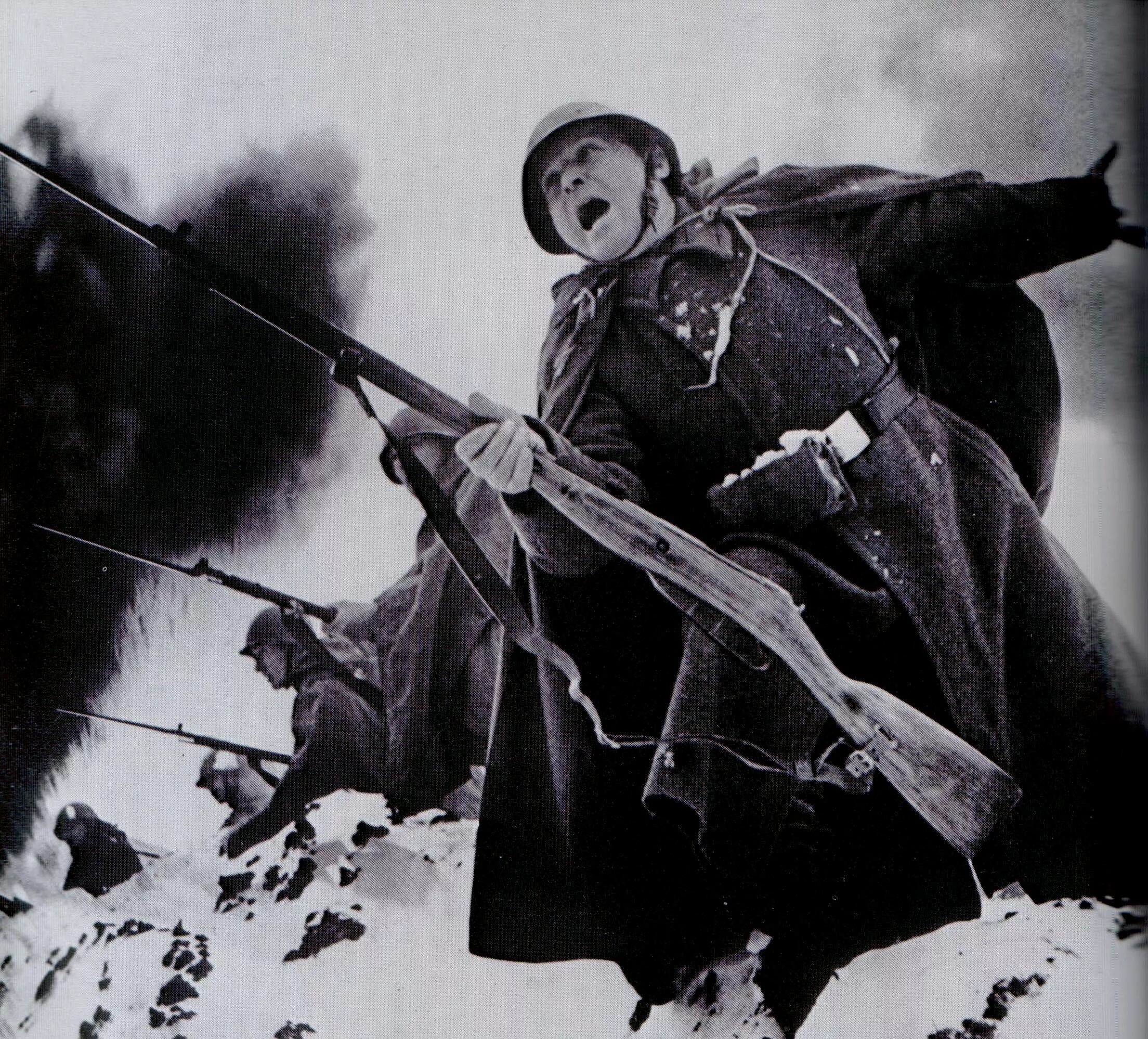 Атака Великой Отечественной войны 1941-1945. В бою солдаты ВОВ 1941-1945 советские.
