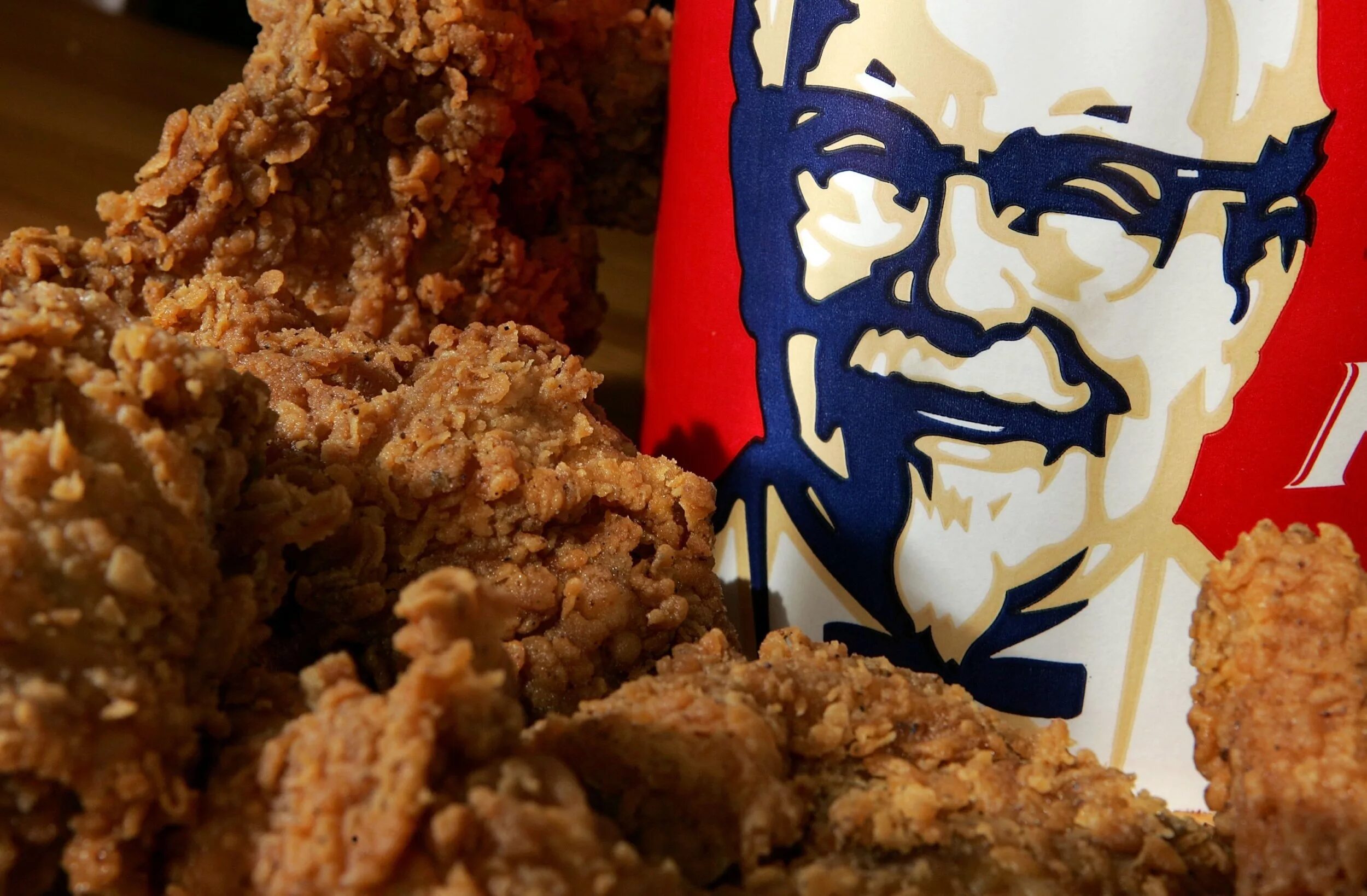 Фрайд чикен. Kfc кентукки фрайд чикен. Фаст фуд курица. Жареная курица kfc. Кентукки фрай чикен.