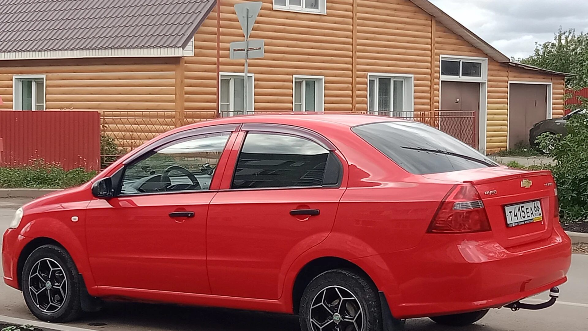 Куплю шевроле авео 2007. Шевроле Авео седан 2007. Шевроле Авео красная 2007. Chevrolet Aveo 2007 седан. Шевроле Авео 2007 1.2.