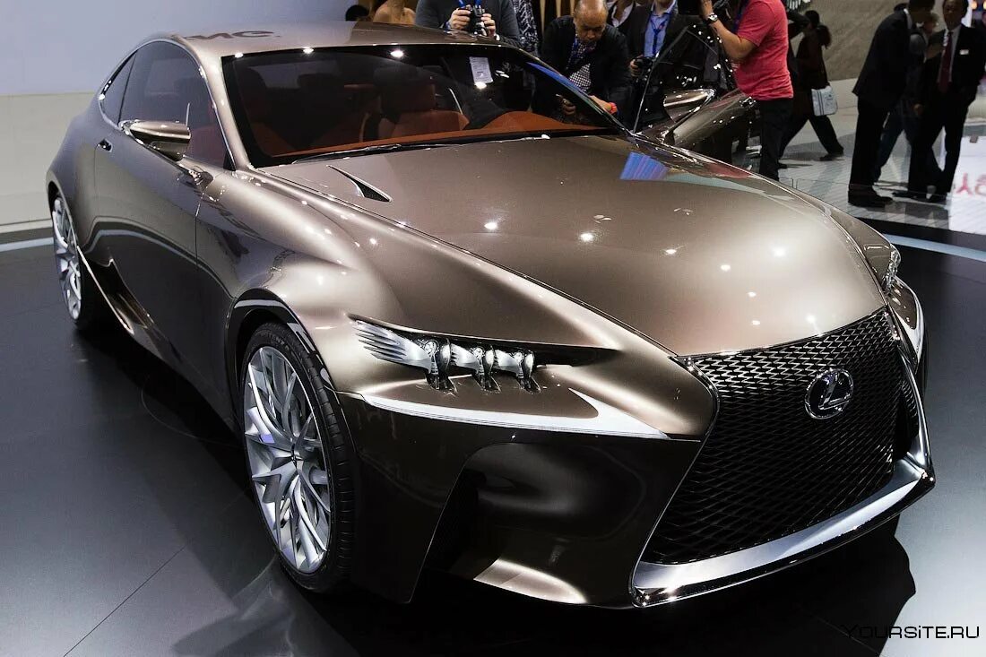 Каиви машина. Китайский седан kaiyi e5. Каиви машина. Honda nsx 2015. Седан kaiyi e5.