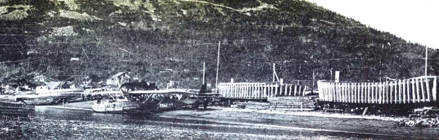 Пароходы магадана. Пароход Дальстрой. Нагаево 1936. Взрыв парохода «Дальстрой». Бухта Нагаева Дальстрой.