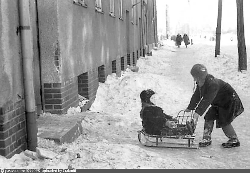 Поезд гусева. Гусев Московская улица 1960-е. Гусев Железнодорожная улица. Улица Железнодорожная г Гусев. Гусев ул Павлова.