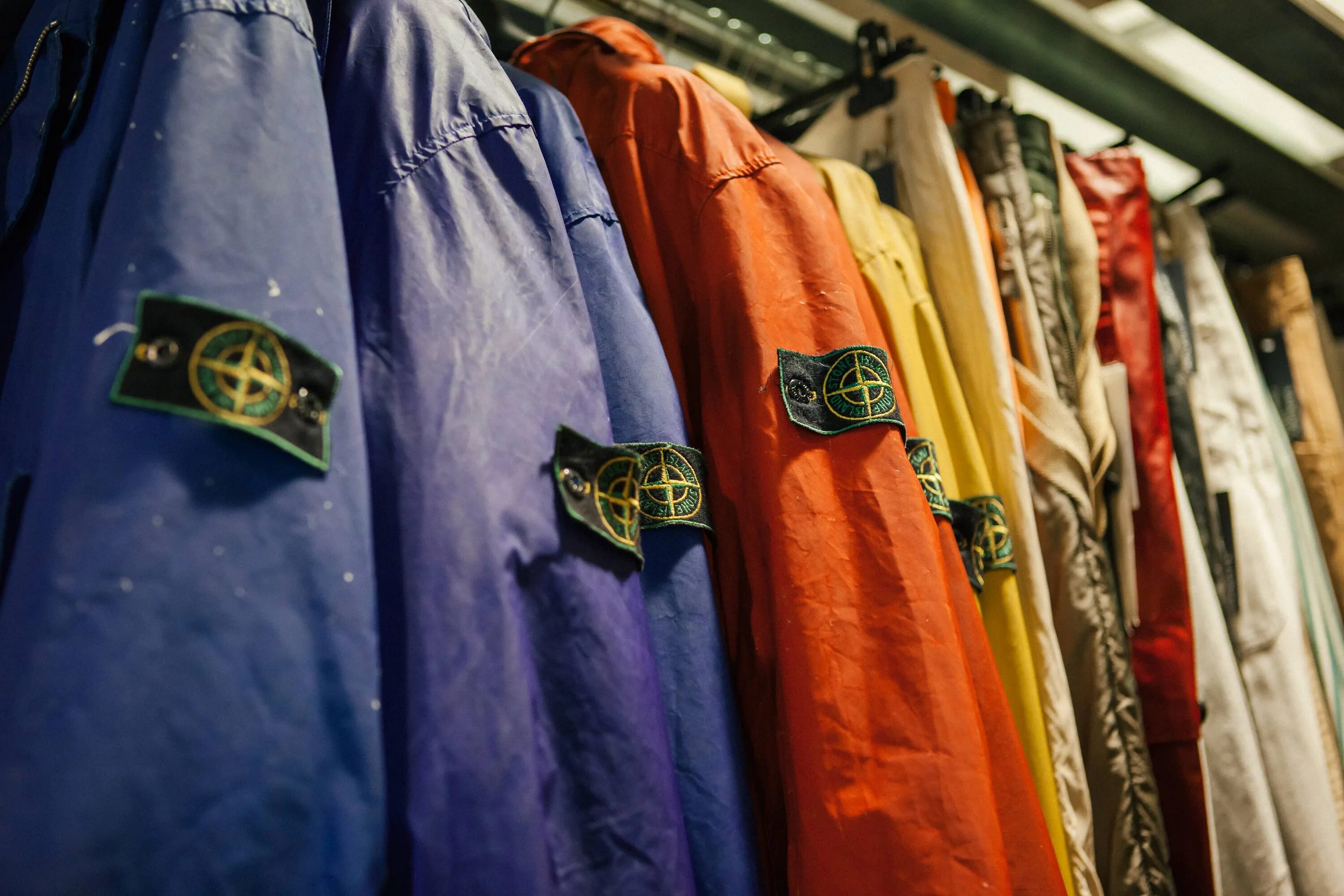 Island вещи. Массимо ости stone island. массимо ости бренды. stone island massimo osti. массимо ости куртка.