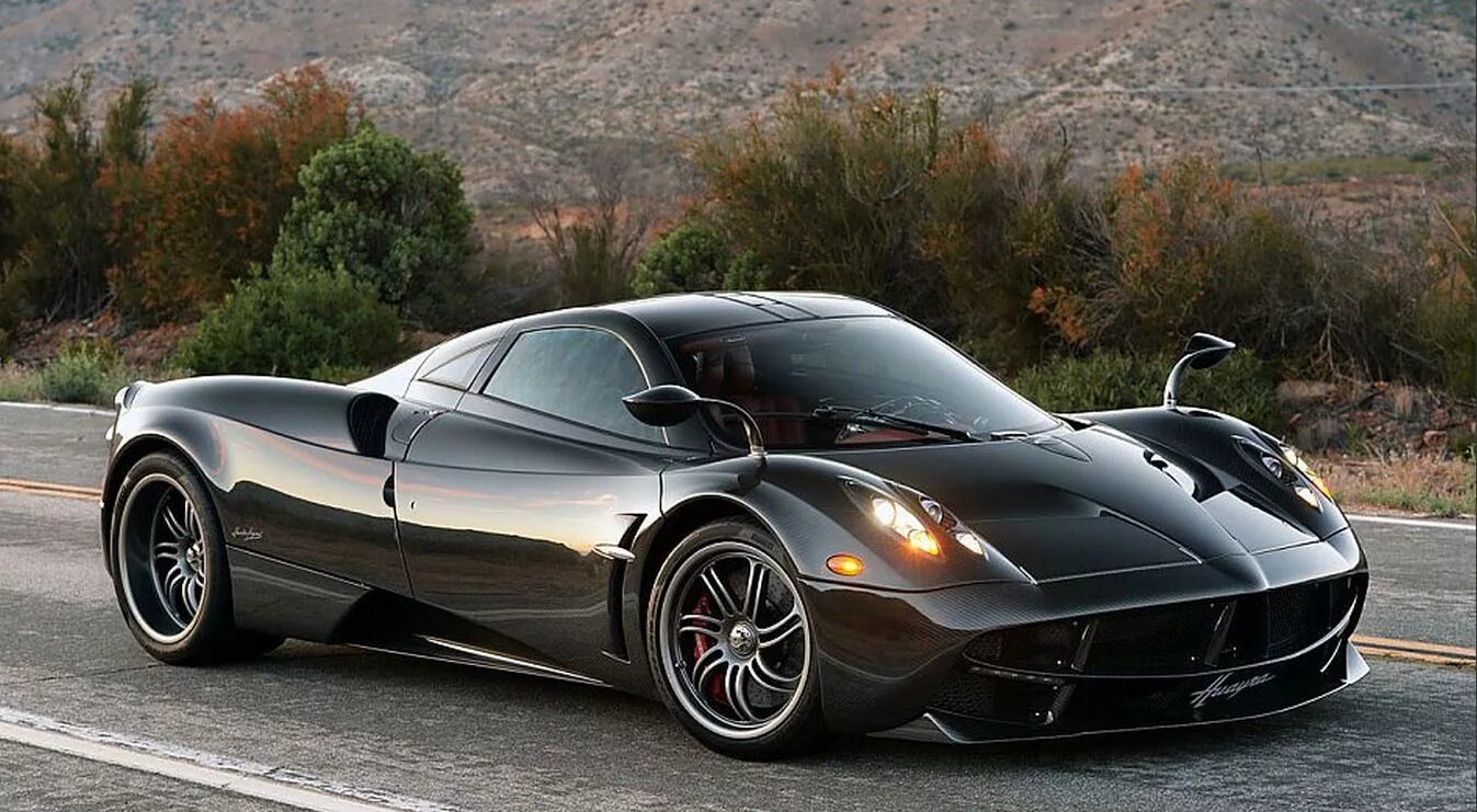 Акудама драйв на 2 2. Пагани инферно. Форд гт фары. Девушка с машиной в пустыне. Маш ч.