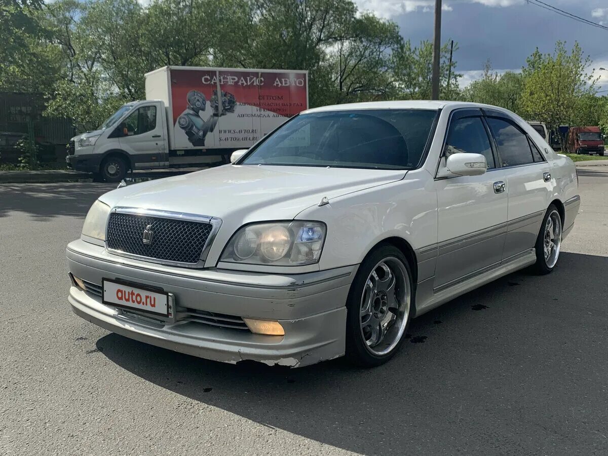 Crown 11. Toyota crown xi (s170). Кроун 11 поколение. Crown 11. Тойота кроун 12 поколение.