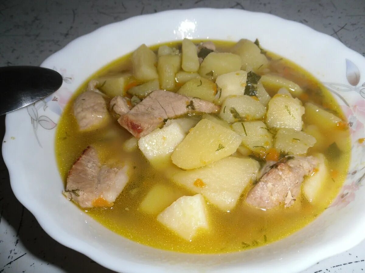 Простая тушеная картошка с мясом. Простая тушеная картошка с мясом