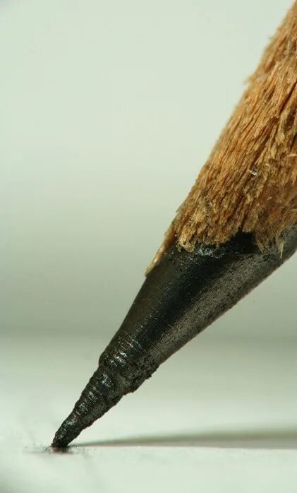 Карандаш чернографитный тм с ластиком. Каким грифелем. Кончик карандаша. Механический карандаш koh-i-noor. Карандаш кохинор 8б.