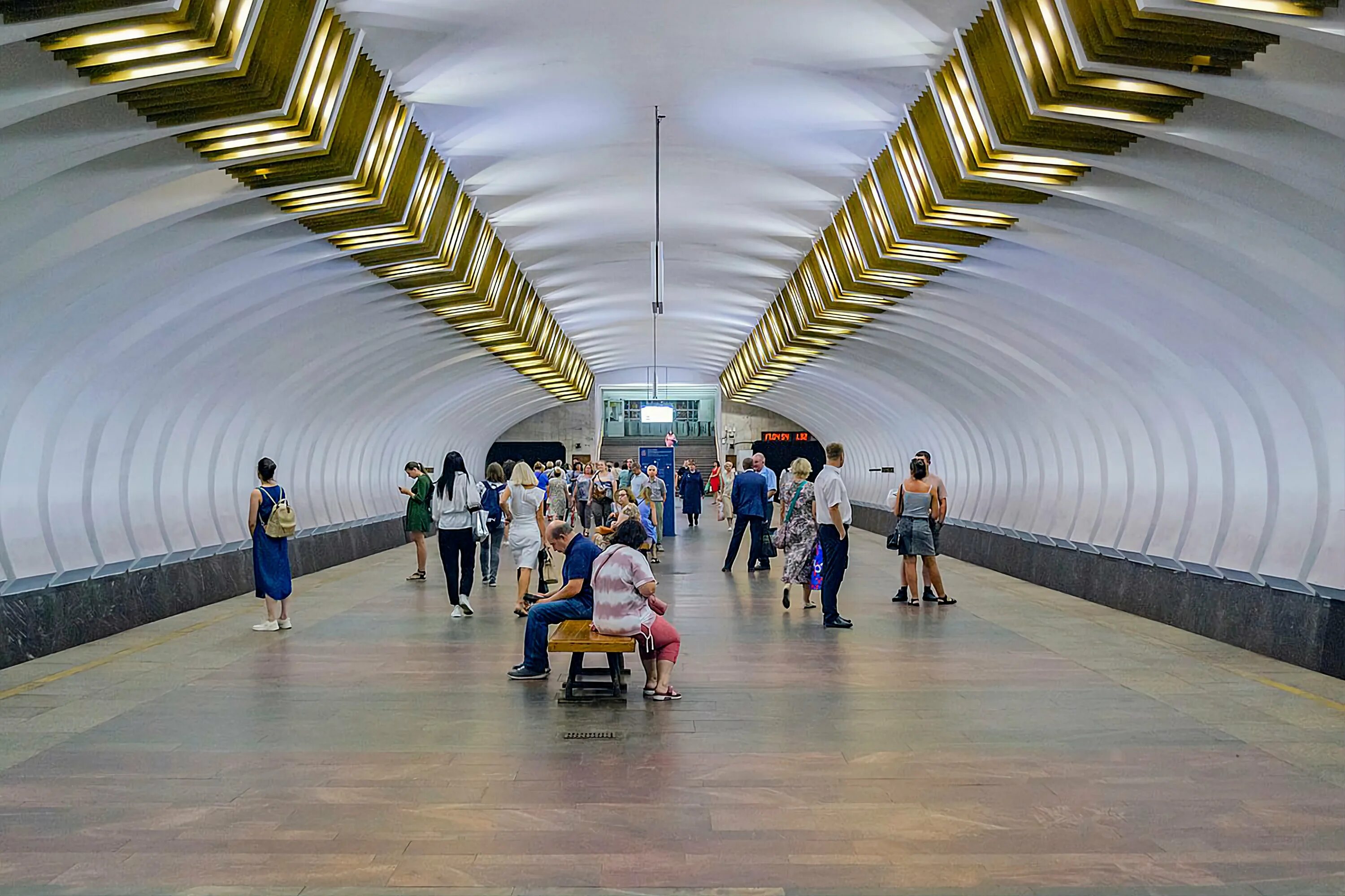 Ленинская (станция метро, нижний новгород). Метро парк культуры нижний новгород. Станция метро ленинская нижний новгород. Платформа метро ленинская нижний новгород. Ленинская (станция метро, нижний новгород).
