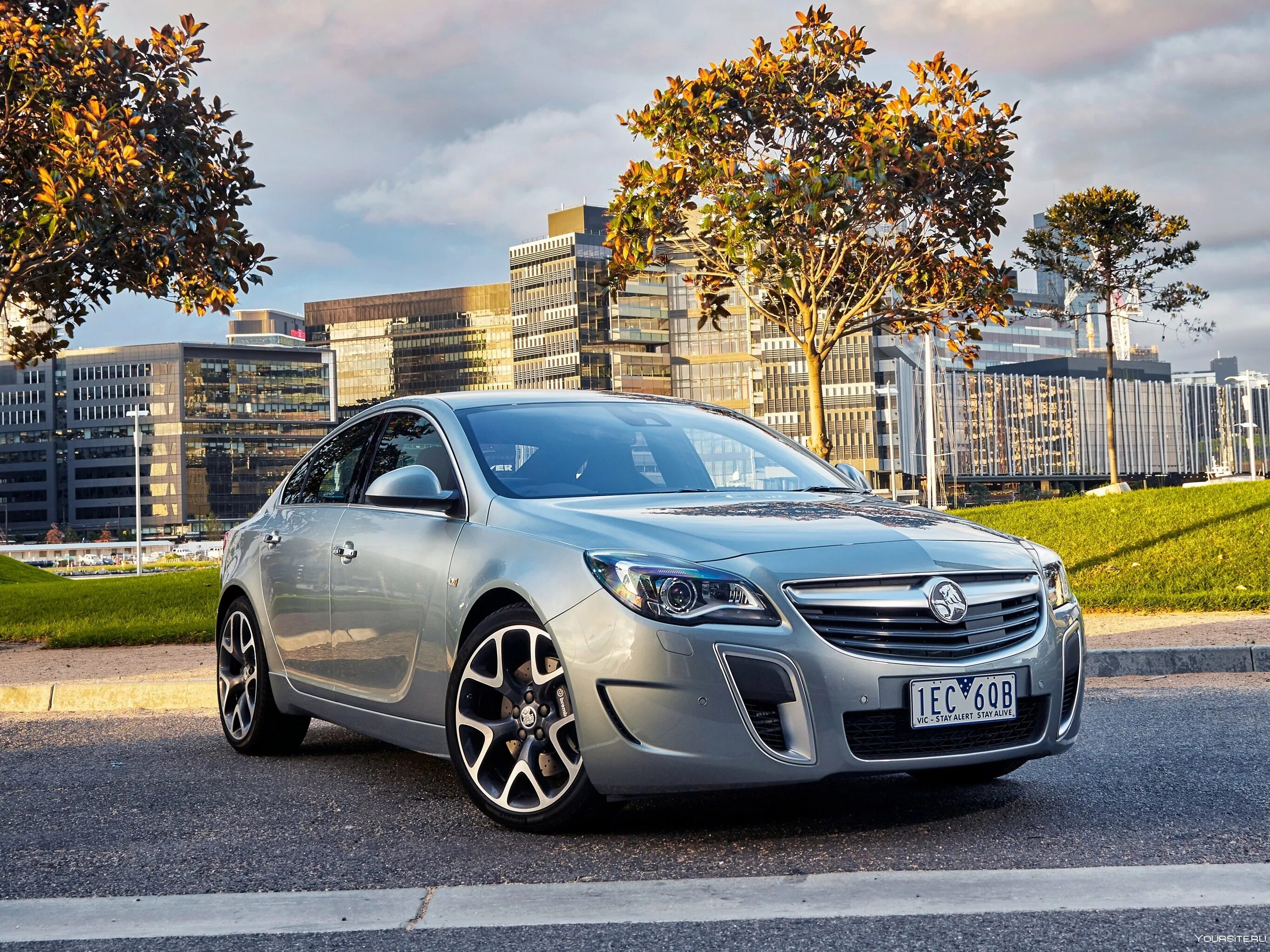 Opel insignia отзывы. Опель Инсигния 2015. Опель Инсигния турбо седан. Opel Insignia OPC 2013. Opel Insignia 2012 OPC.