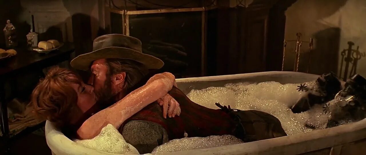 Два мула для сестры сары фильм 1970. Город грешниц. Мул фильм 2013. Две грешницы и мул. Две грешницы и мул 2023.