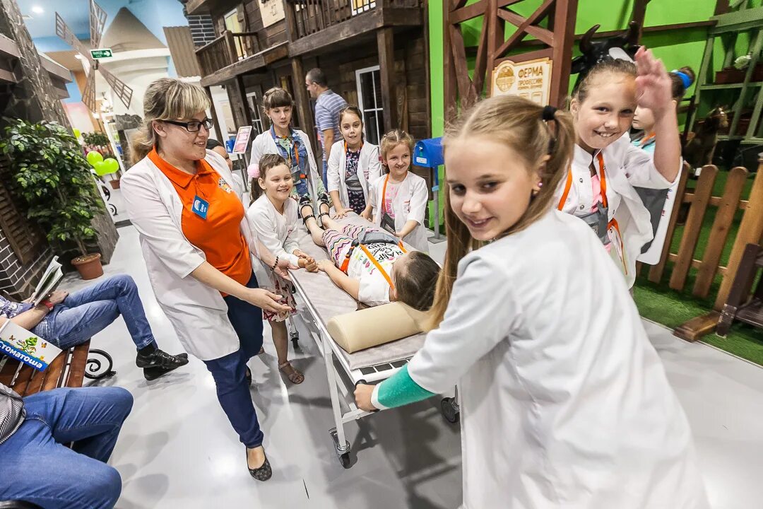 Город профессий петербург. Город профессий петербург. Город профессий кидбург ярославль. Кидбург ярославль. Город профессий петербург.