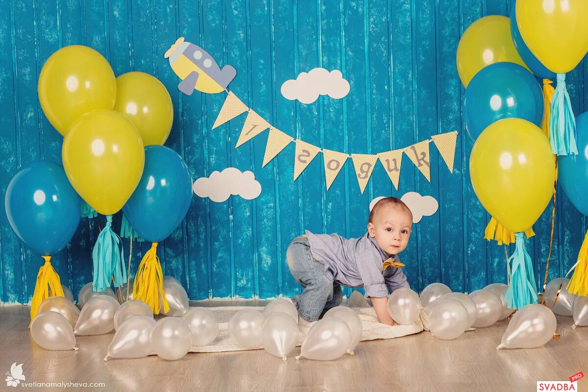 фотозона на год мальчику дома. фотозона на 1 годик мальчику. фотозоны для малышей. фотозона на годик. фотозона на годик мальчику.