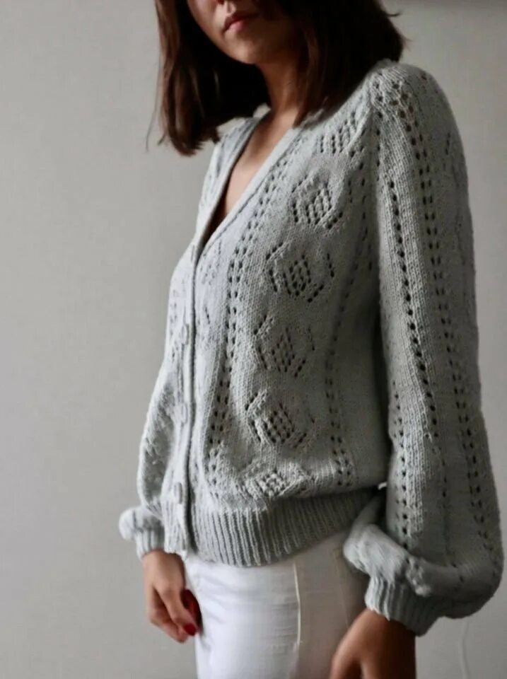 Французская ажурная кофточка. Класс вязаные кофты. Свитер крючком. Вязаные французские кофты. Вязаные джемпера для женщин.