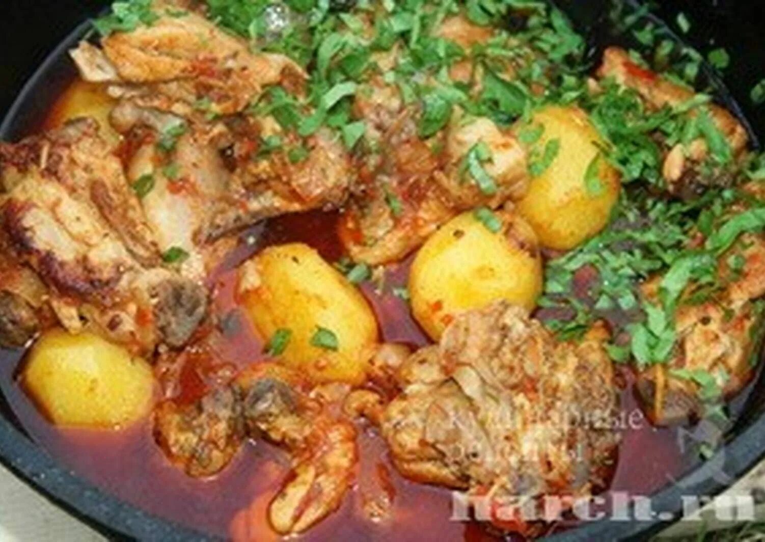 Жареная курица на казане. Курица в казане. Куриные бедра в казане на костре. Казан кебаб казан 12 литров. Казан кабоб курица.