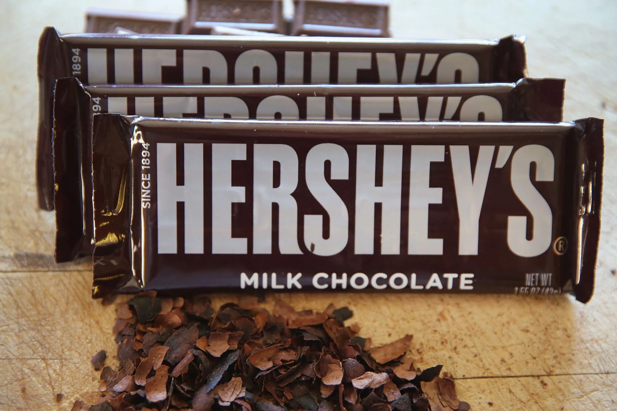 The hershey company. Шоколад американский Хершес. Батончик Hershey s. Hersheys шоколад. Американская шоколадка Hershey's.