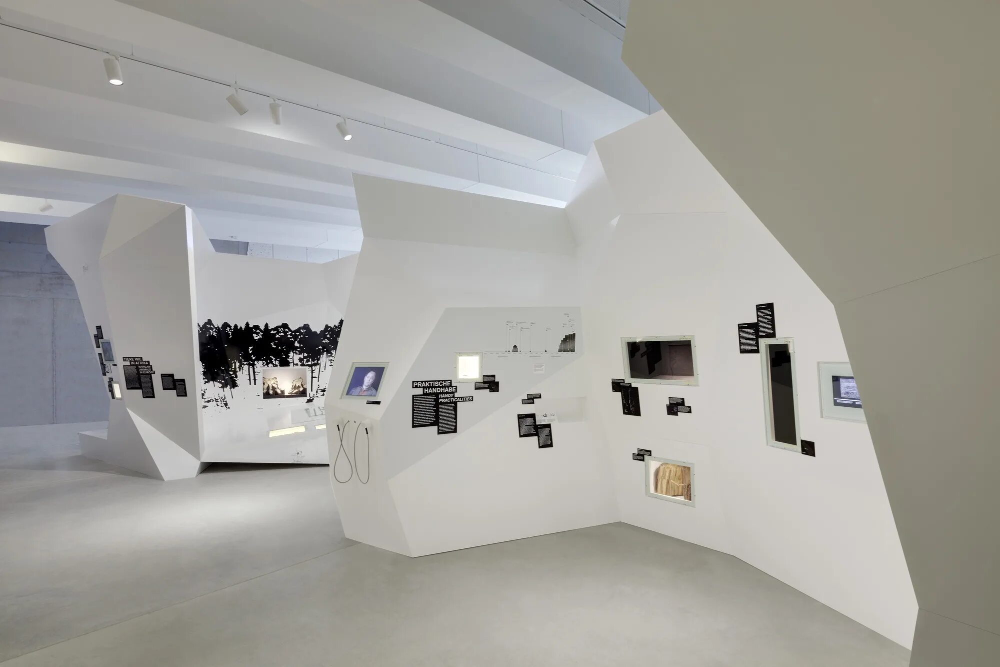 Выставочное пространство. Архитектурная экспозиция в выставочном пространстве. Выставочный зал. Современная экспозиция. Выставочное пространство проект.