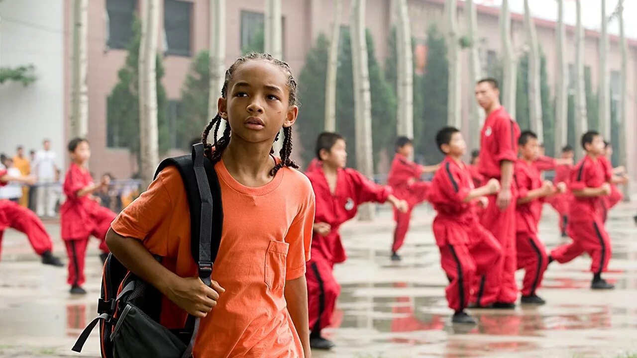 Каратэ пацан 2010 постер. Каратэ пацан колодец дракона. Дре паркер каратэ пацан. Каратэ-пацан (2010) обложка. Каратэ-пацан фильм 2010 постер.