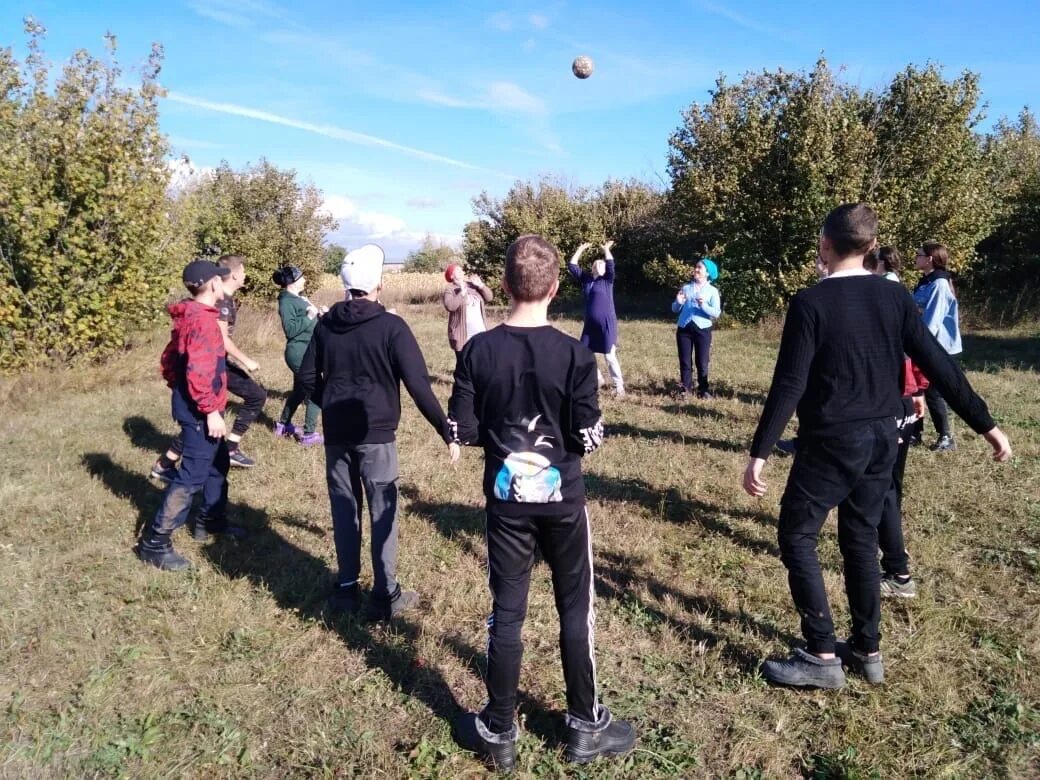 Погода в верхней елюзани. Село верхняя Елюзань. Школьный музей верхняя Елюзань. Средняя Елюзань. Средняя Елюзань кладбище.