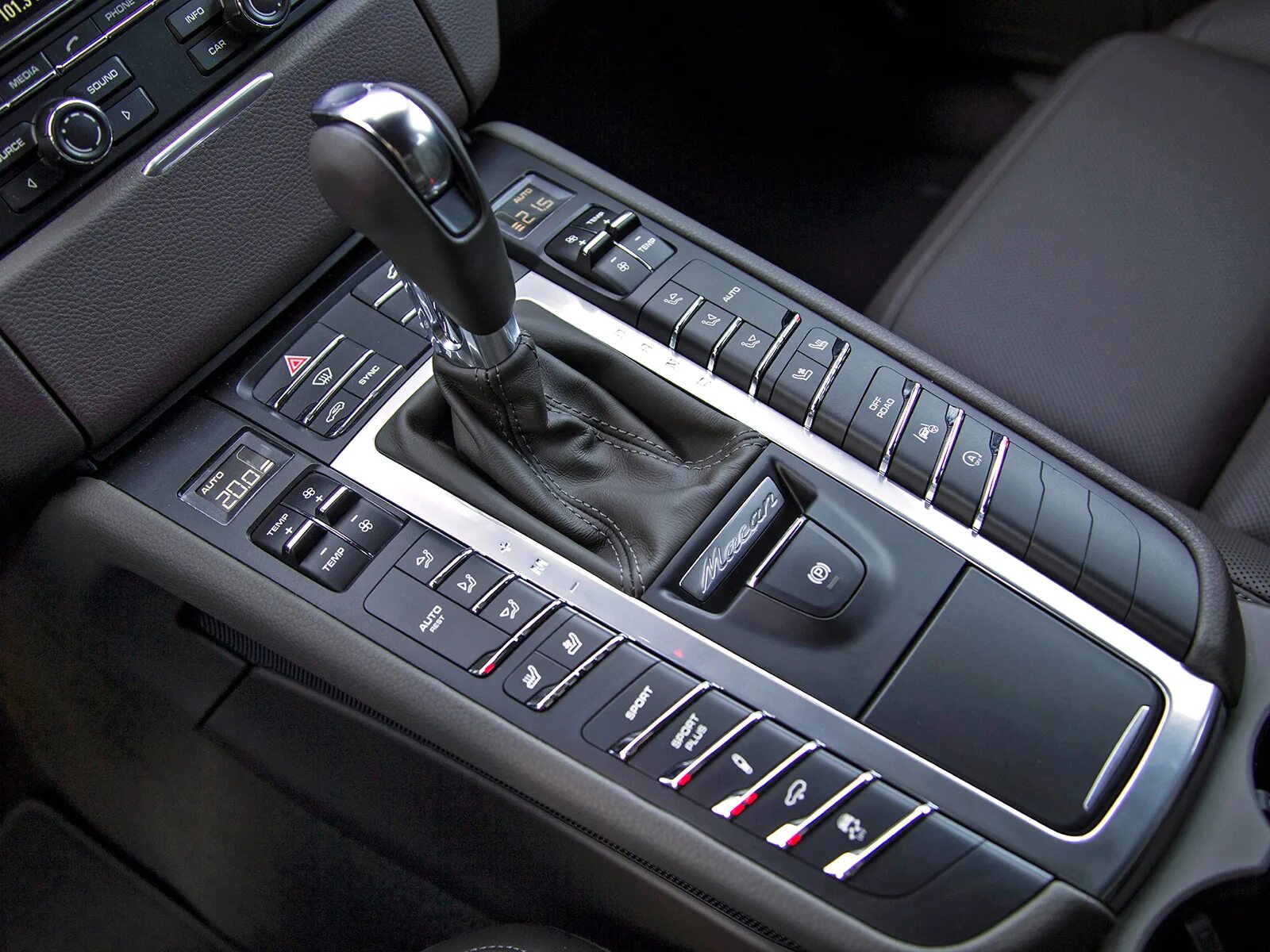 Порше кнопки. Порше кнопки. Кнопки порше кайен 958. Панель порше макан. Порше макан консоль акпп.