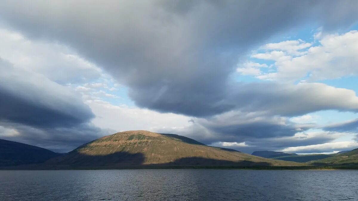 Озеро Дюпкун плато Путорана. Озеро Дюпкун Красноярский край. Озеро Дюпкун фото. Глубина озера Дюпкун.