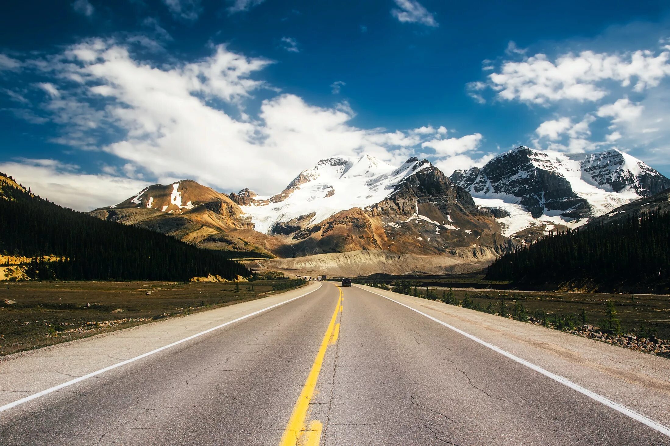 Дорога с красивым видом. Трасса Icefields Parkway. Icefields Parkway Канада. Монтайн роад. Дорога в гору.