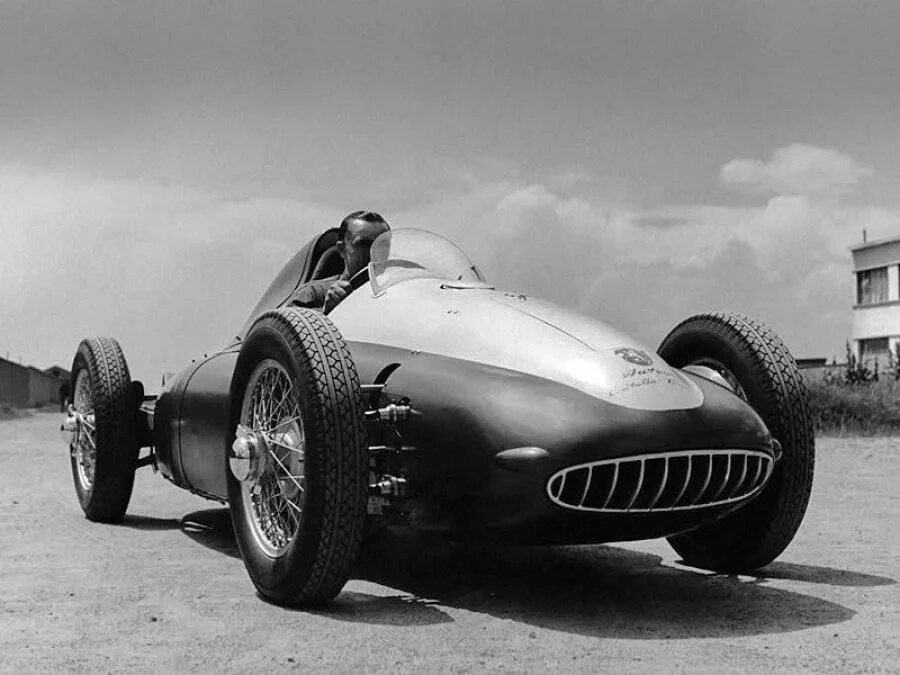 Тип 360. Cisitalia порше. alfa romeo 1946. porsche 360. cisitalia 360.