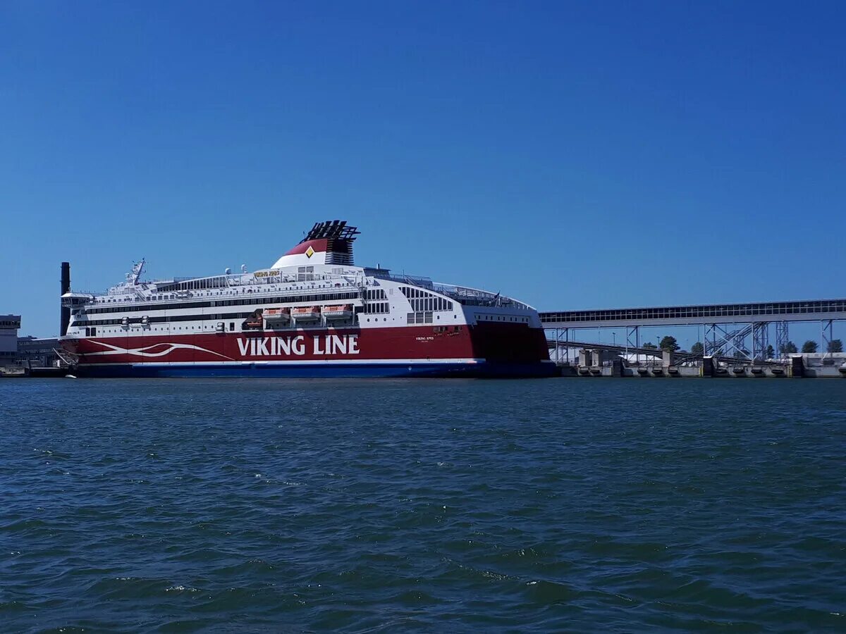 Паром викинг хельсинки-стокгольм. Викинг лайн паром хельсинки стокгольм. Круизный лайнер viking line хельсинки-стокгольм. Паром швеция финляндия викинг лайн. Паром между хельсинки и стокгольмом.