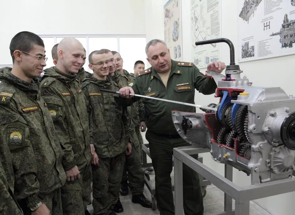 Военно инженерный сайт. Тюмень высшее военно-инженерное командное училище. Тюмень инженерное военное училище. Тюменский военный институт ТВВИКУ. Твику Тюмень военно инженерное училище.