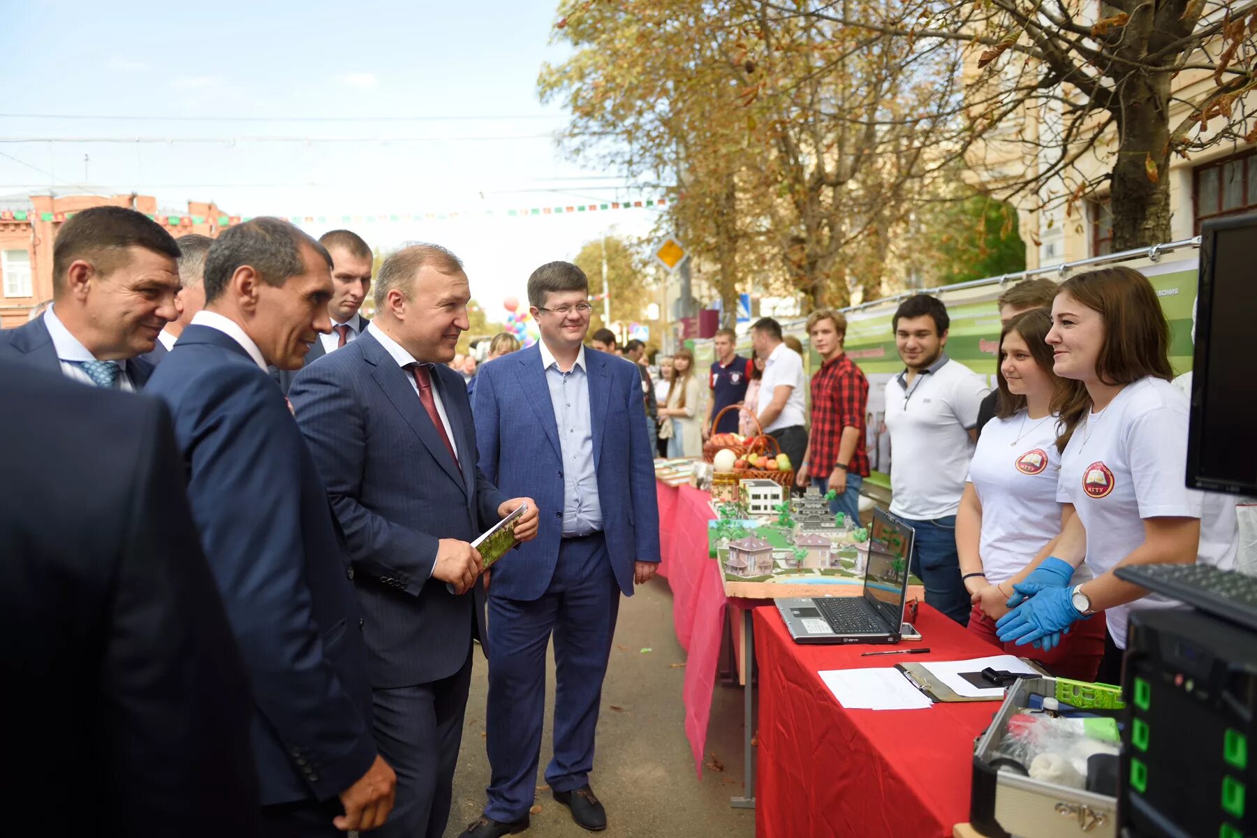 Работа майкоп сегодня. Работа майкоп сегодня. Население города майкоп. Майкоп приздент адыгея. Кумпилов мурат каральбиевич глава республики.