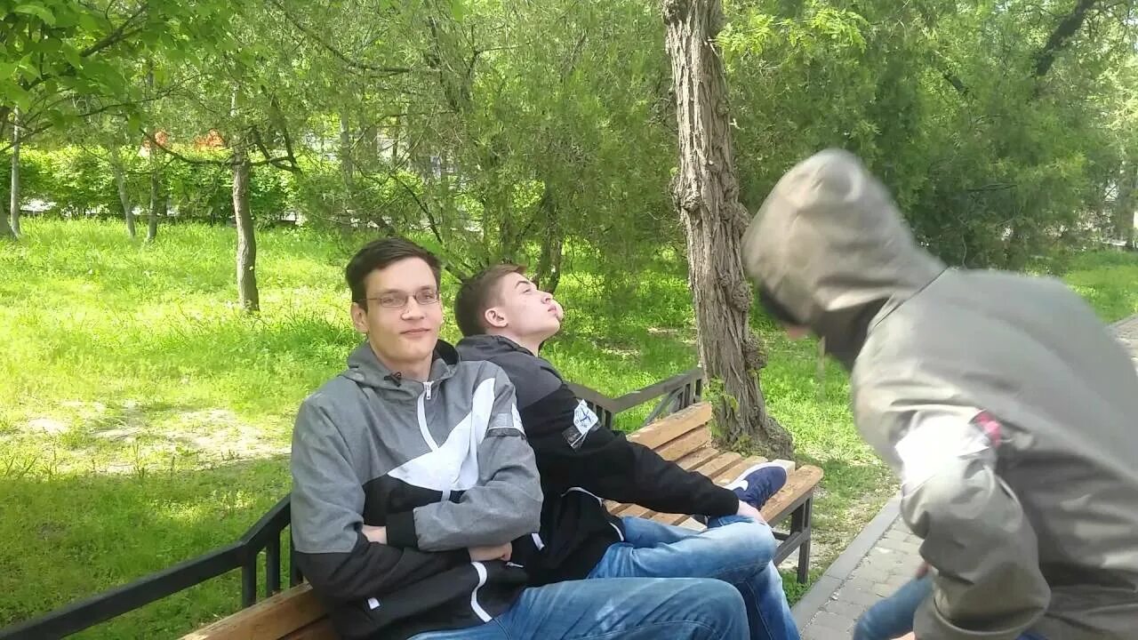 Как пояснить за island. Стон айленд поясни за шмот. стон исланд поясни за шмот. stone island поясни за шмот. школьники в stone island.