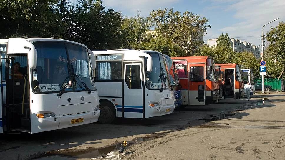 Властелин автобусы Саратов. Автовокзал Саратов Базарный. Автовокзал Базарный Карабулак Саратов. Автобус Базарный Карабулак Вольск.