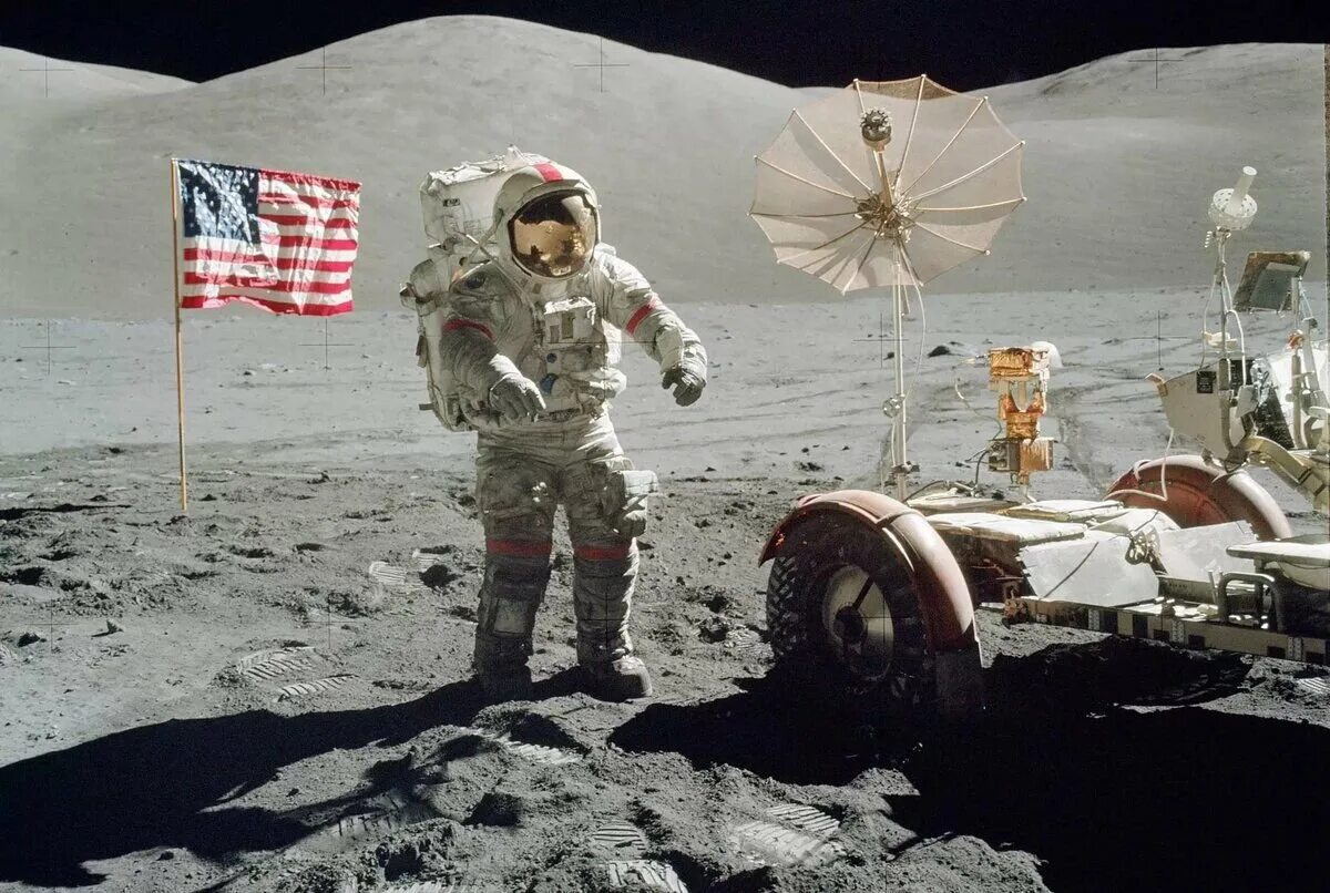 Аполлон 17 Юджин Сернан. Юджин Сернан, 1972 год. Последний человек на Луне..
