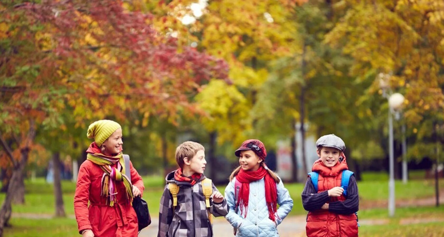 Осенние каникулы. Где отдохнуть с ребенком на осенних каникулах. Дети на осенних каникулах. Осенние каникулы в питере. Осенний лагерь в школе.