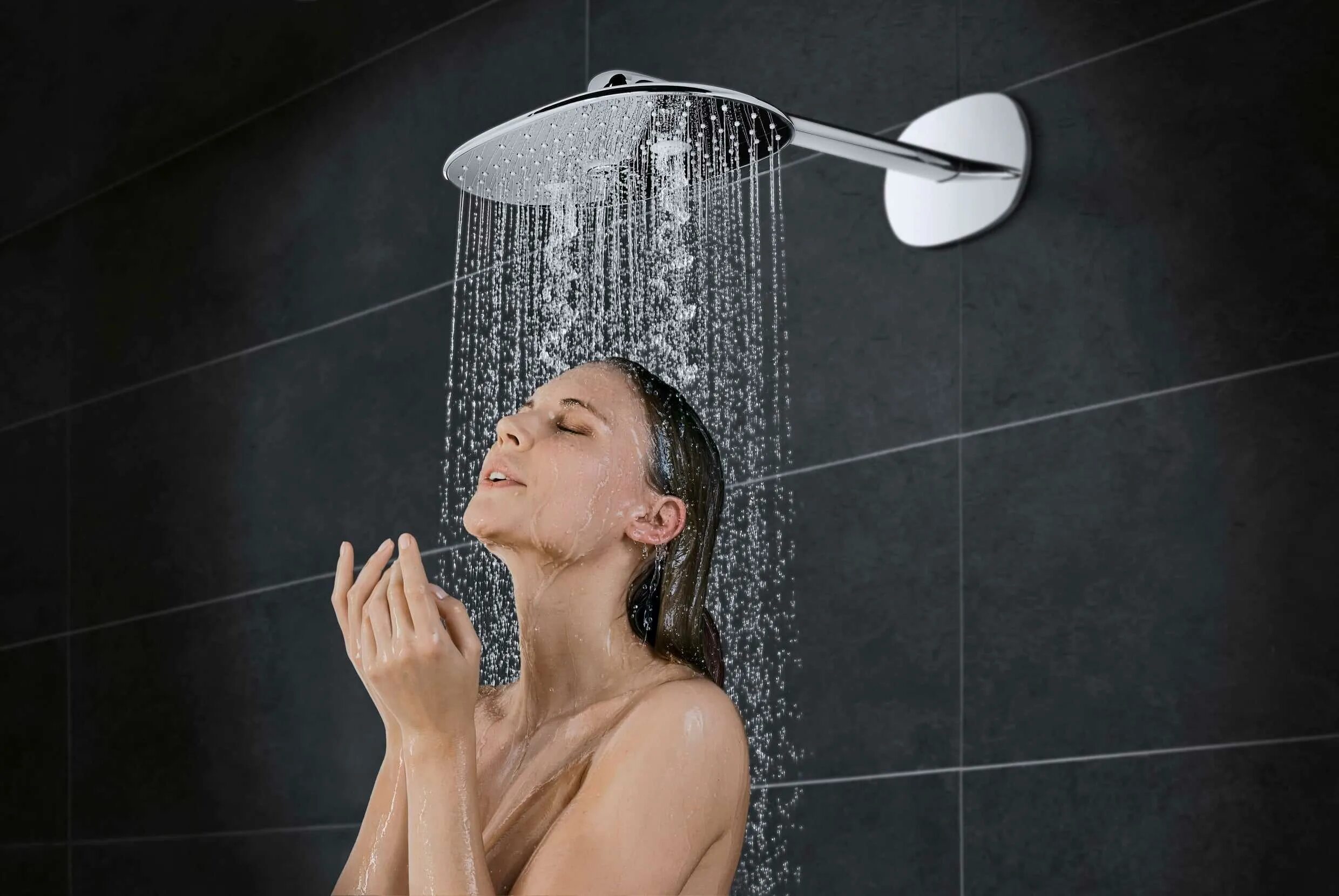 Душевая система Grohe Rainshower SMARTCONTROL 26443000. 26443000 Grohe. Душевая система Grohe 26443000. Видео где девушки в душе