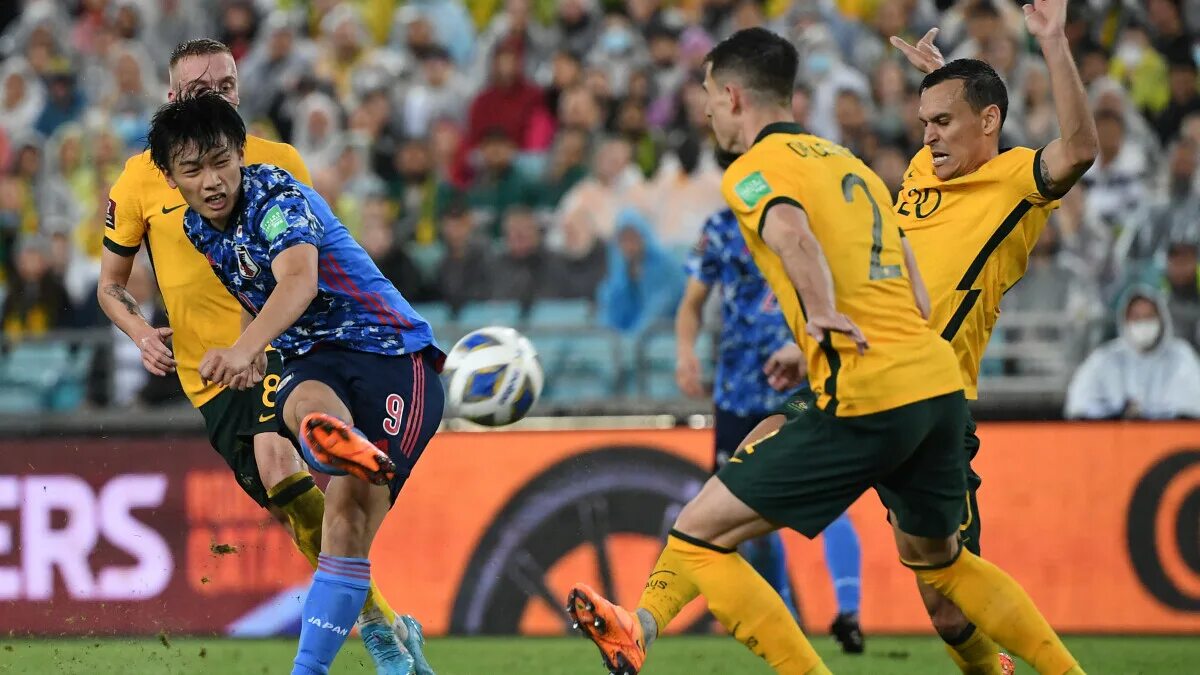 Сборный япония победа. Australia vs jepang. Australia vs jepang. Australia vs jepang. Япония или австралия.