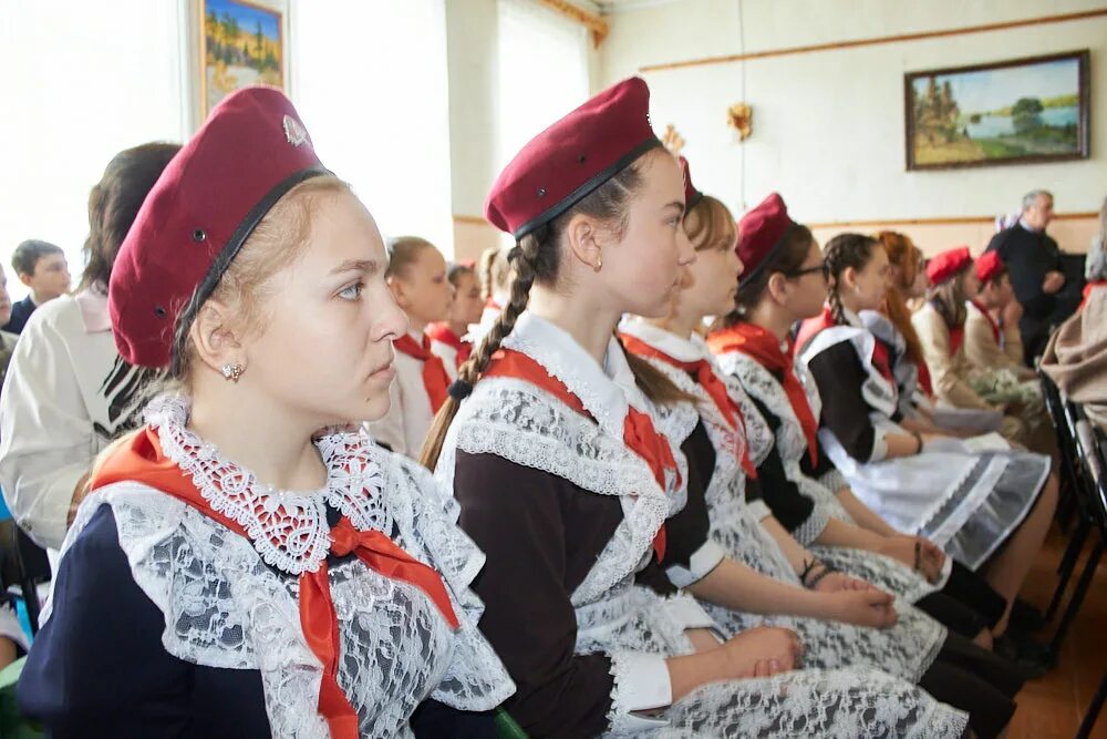 Пионеры звания. Пионеры. Вступление в пионеры. Торжественное вступление в пионеры. 100 Лет Тюменской пионерии.