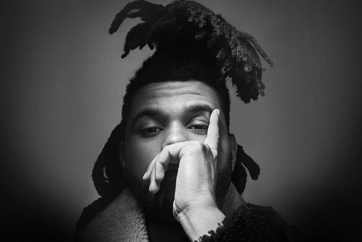 Playing the weekend. The Weeknd. Weekend группа. Эйбел Макконен. The Weeknd фотосессия.