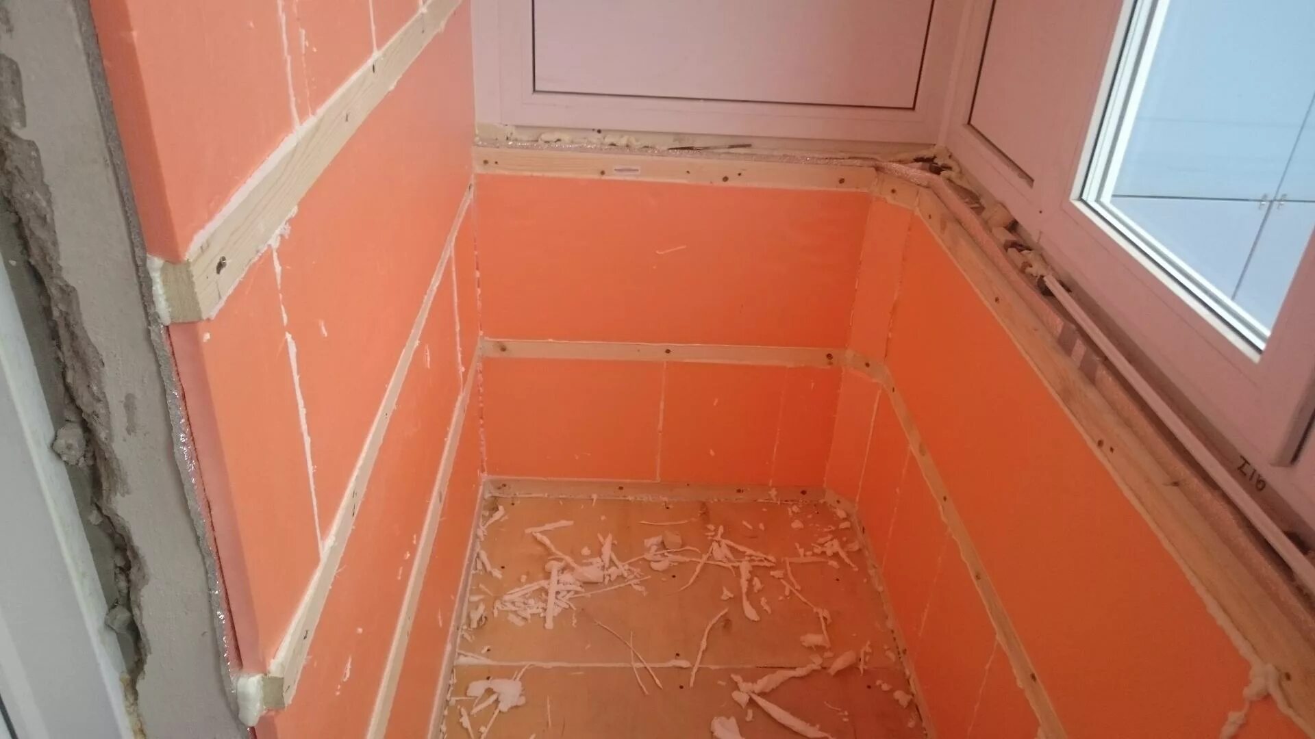 Пеноплекс стена. Пеноплекс 50мм пеноблок лоджия. Экструдированный пенополистирол penoboard. Пеноплекс на балкон. Утеплить балкон пеноплексом.