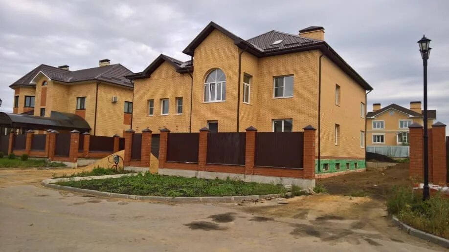 Университетский коттеджи. Липецк новоселкино коттеджи. Коттедж липецк косыревка. Кп липецк. Коттеджный поселок в косыревке липецк.