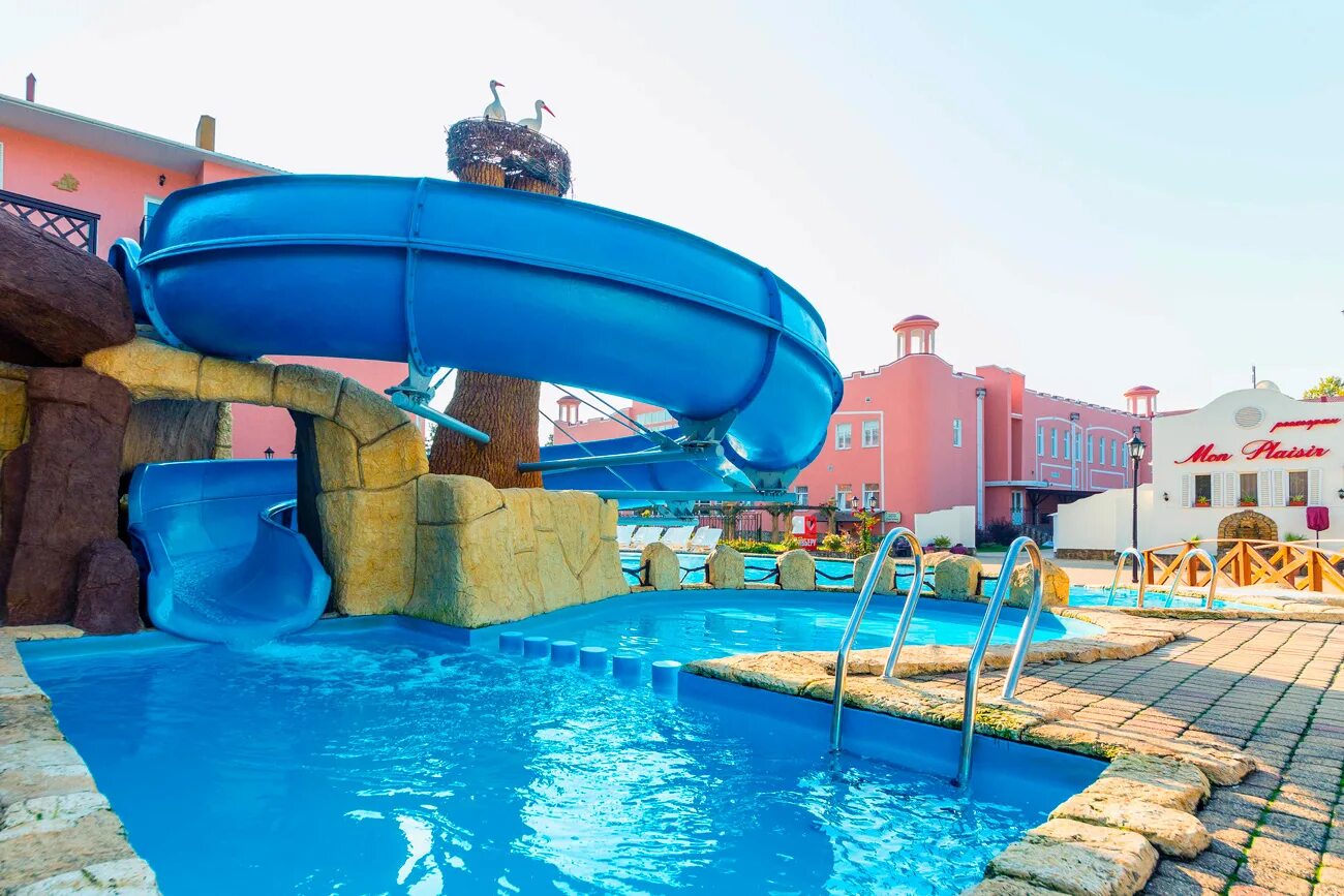 Ривьера анапа бассейны. Отель alean family resort & spa riviera 4*. Отель ривьера анапа. Alean анапа пансионат. Ривьера видео анапа.